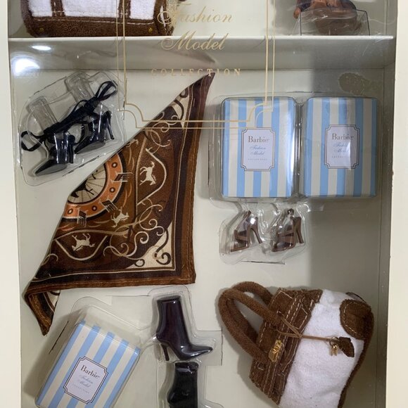 2004 Mattel Barbie Fashion Model Collection NEW YORK YORKIE G8076 NIB - Picture 3 of 9